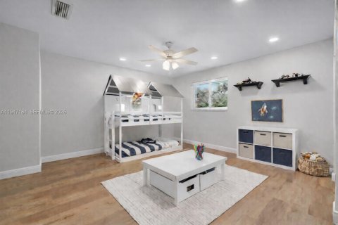 House in Palmetto Bay, Florida 4 bedrooms, 238.02 sq.m. № 2007782 - photo 13