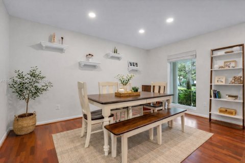 House in Palmetto Bay, Florida 4 bedrooms, 238.02 sq.m. № 2007782 - photo 6