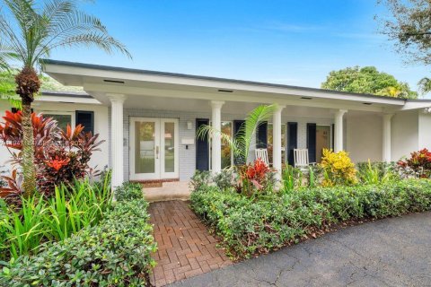 House in Palmetto Bay, Florida 4 bedrooms, 238.02 sq.m. № 2007782 - photo 2