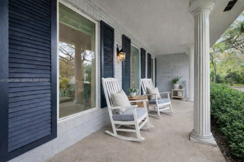 House in Palmetto Bay, Florida 4 bedrooms, 238.02 sq.m. № 2007782 - photo 3