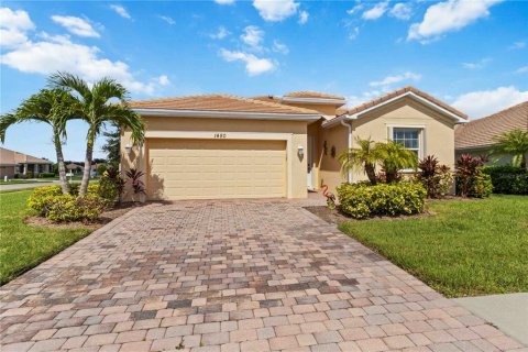 Casa en alquiler en North Port, Florida, 4 dormitorios, 189.06 m2 № 1916289 - foto 1