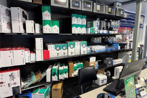 Commercial property in Hialeah, Florida № 2010020 - photo 5