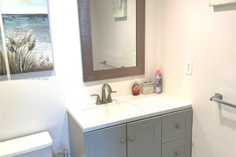 Снять в аренду кондоминиум в Холливуд, Флорида 1 спальня, 81.2м2, № 1985139 - фото 5