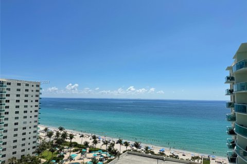 Снять в аренду кондоминиум в Холливуд, Флорида 1 спальня, 81.2м2, № 1985139 - фото 15