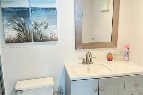 Снять в аренду кондоминиум в Холливуд, Флорида 1 спальня, 81.2м2, № 1985139 - фото 9