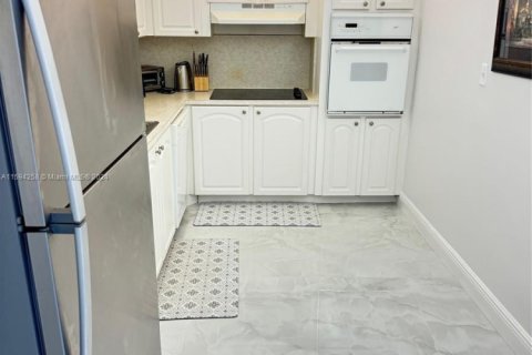 Снять в аренду кондоминиум в Холливуд, Флорида 1 спальня, 81.2м2, № 1985139 - фото 10