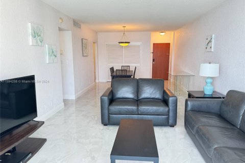 Снять в аренду кондоминиум в Холливуд, Флорида 1 спальня, 81.2м2, № 1985139 - фото 4