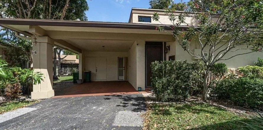 Adosado en Tamarac, Florida 2 dormitorios, 152.55 m2 № 1228465