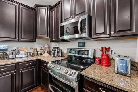 House in Wimauma, Florida 5 bedrooms, 352.94 sq.m. № 2226237 - photo 15