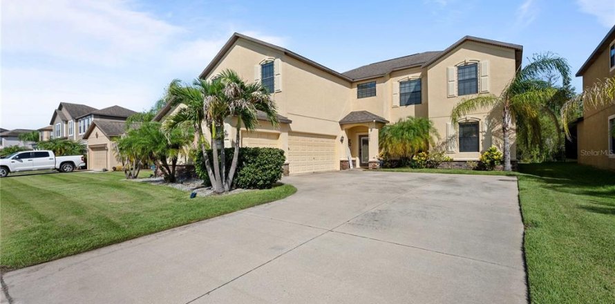 House in Wimauma, Florida 5 bedrooms, 352.94 sq.m. № 2226237