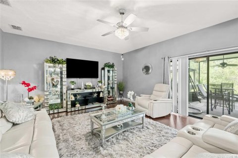 House in Wimauma, Florida 5 bedrooms, 352.94 sq.m. № 2226237 - photo 18