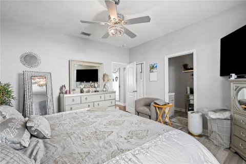 House in Wimauma, Florida 5 bedrooms, 352.94 sq.m. № 2226237 - photo 23