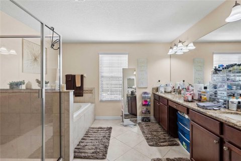 House in Wimauma, Florida 5 bedrooms, 352.94 sq.m. № 2226237 - photo 27