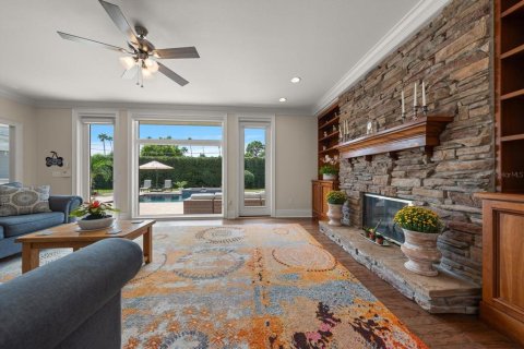 House in Belleair, Florida 4 bedrooms, 333.52 sq.m. № 2324223 - photo 24