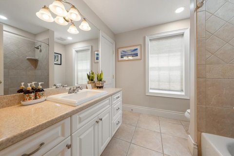 House in Belleair, Florida 4 bedrooms, 333.52 sq.m. № 2324223 - photo 28