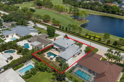 House in Belleair, Florida 4 bedrooms, 333.52 sq.m. № 2324223 - photo 2