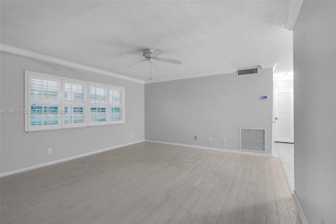 Condo in Fort Lauderdale, Florida, 1 bedroom № 2029939 - photo 3