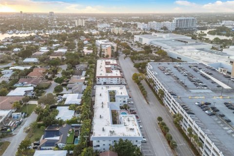Condo in Fort Lauderdale, Florida, 1 bedroom № 2029939 - photo 25