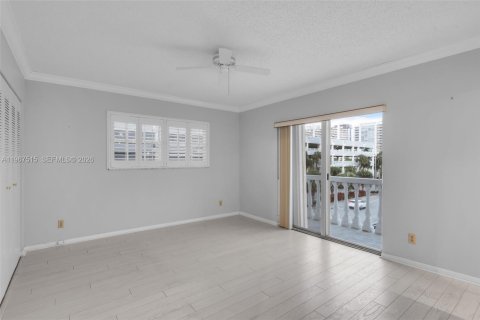 Condo in Fort Lauderdale, Florida, 1 bedroom № 2029939 - photo 11