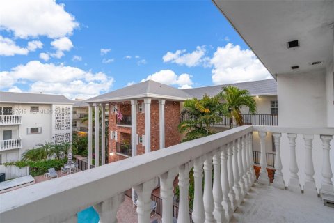 Condo in Fort Lauderdale, Florida, 1 bedroom № 2029939 - photo 17