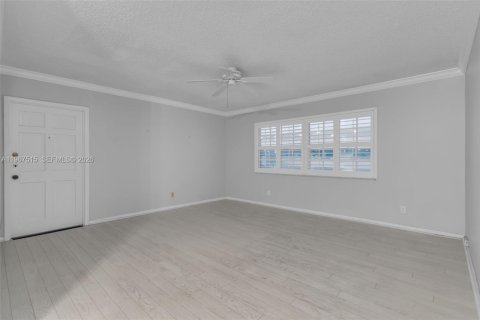 Condo in Fort Lauderdale, Florida, 1 bedroom № 2029939 - photo 4