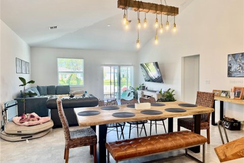 House in Edgewater, Florida 4 bedrooms, 225.66 sq.m. № 1747452 - photo 8