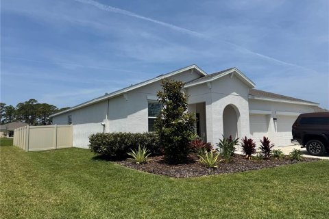 House in Edgewater, Florida 4 bedrooms, 225.66 sq.m. № 1747452 - photo 1