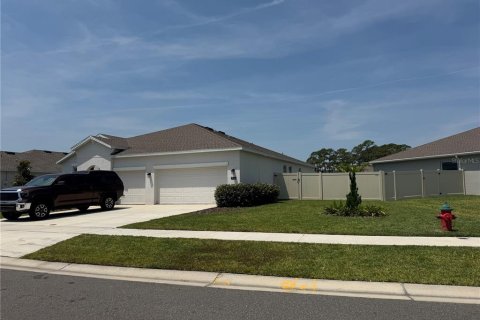 House in Edgewater, Florida 4 bedrooms, 225.66 sq.m. № 1747452 - photo 2