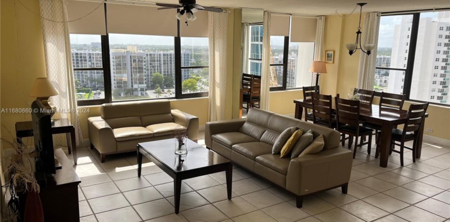 Condo in Hollywood, Florida, 2 bedrooms № 1957622