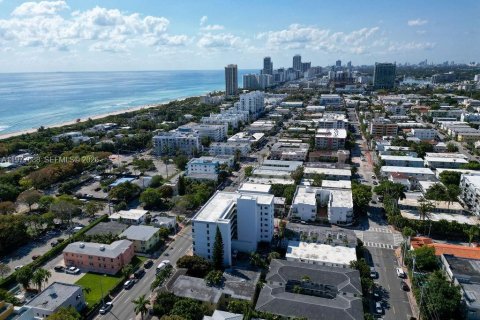 Condo in Miami Beach, Florida, 1 bedroom  № 2041571 - photo 15