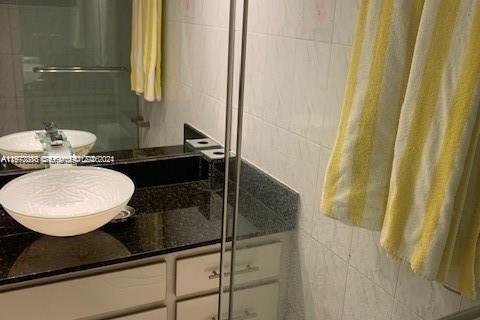 Condo in Miami Beach, Florida, 1 bedroom  № 2041571 - photo 8