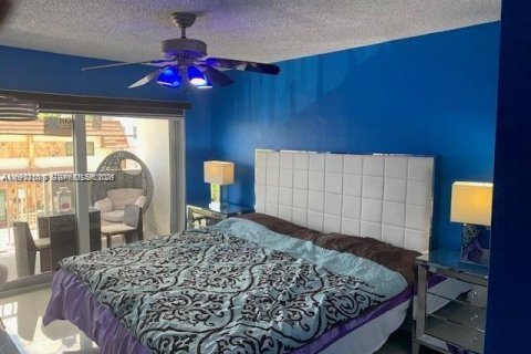 Condo in Miami Beach, Florida, 1 bedroom  № 2041571 - photo 6