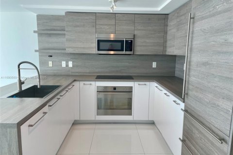 Купить кондоминиум в Санни-Айлс-Бич, Флорида 2 спальни, 144.28м2, № 1812386 - фото 4