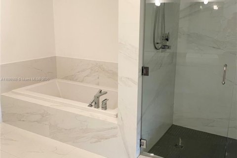 Купить кондоминиум в Санни-Айлс-Бич, Флорида 2 спальни, 144.28м2, № 1812386 - фото 13