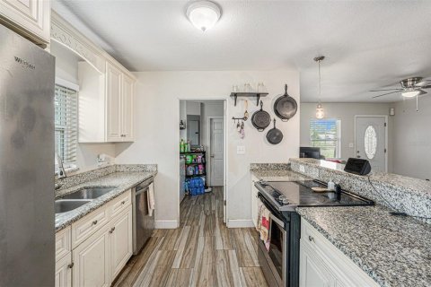 Casa en venta en Pinellas Park, Florida, 4 dormitorios, 168.99 m2 № 1678985 - foto 10
