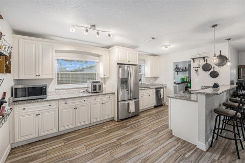 Casa en venta en Pinellas Park, Florida, 4 dormitorios, 168.99 m2 № 1678985 - foto 9