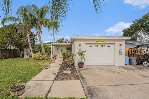 Casa en venta en Pinellas Park, Florida, 4 dormitorios, 168.99 m2 № 1678985 - foto 1