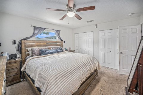 Casa en venta en Pinellas Park, Florida, 4 dormitorios, 168.99 m2 № 1678985 - foto 16