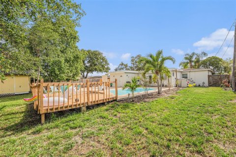 Casa en venta en Pinellas Park, Florida, 4 dormitorios, 168.99 m2 № 1678985 - foto 28