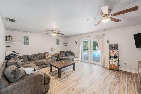 Casa en venta en Pinellas Park, Florida, 4 dormitorios, 168.99 m2 № 1678985 - foto 11