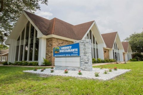 Commercial property in Orlando, Florida 30.01 sq.m. № 2349510