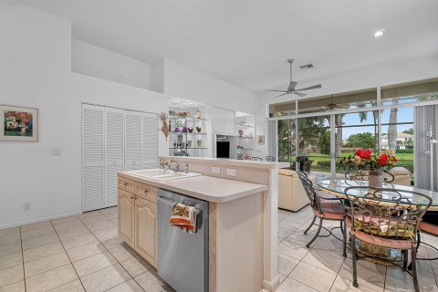 House in Boca Raton, Florida 3 bedrooms, 218.32 sq.m. № 2435509 - photo 11