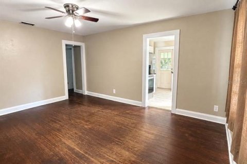 House in Lake Wales, Florida 3 bedrooms, 75.81 sq.m. № 2393920 - photo 4