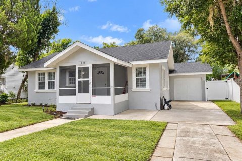 House in Lake Wales, Florida 3 bedrooms, 75.81 sq.m. № 2393920