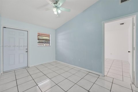 Снять в аренду кондоминиум в Майами, Флорида 2 спальни, 104.98м2, № 2079558 - фото 15