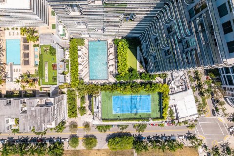 Condo in Miami, Florida, 1 bedroom  № 1800768 - photo 26