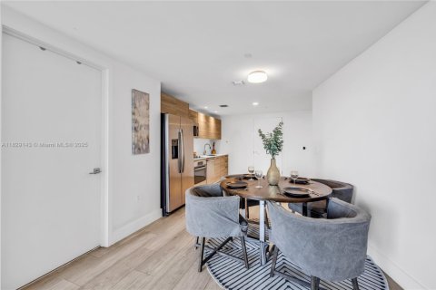 Condo in Miami, Florida, 1 bedroom  № 1800768 - photo 15