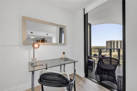 Condo in Miami, Florida, 1 bedroom  № 1800768 - photo 17