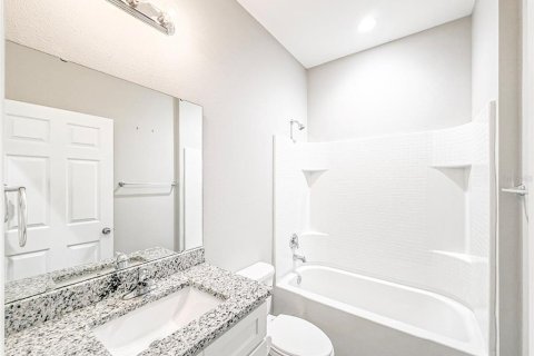 House in Lakeland, Florida 3 bedrooms, 169.64 sq.m. № 2224813 - photo 15