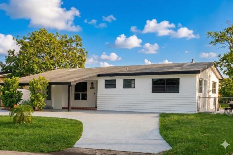 Villa ou maison à Hallandale Beach, Floride 3 chambres, 135.36 m2 № 2146949